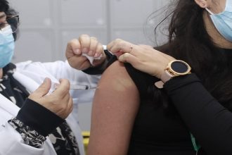 Vacinação profissionais de saúde - Foto - Helber Aggio_PSA (31)