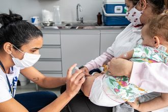 Dia de Vacinação Crianças - Influenza e Sarampo - 30 abril 2022 (foto Letícia)