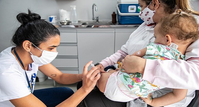 Dia de Vacinação Crianças - Influenza e Sarampo - 30 abril 2022 (foto Letícia)